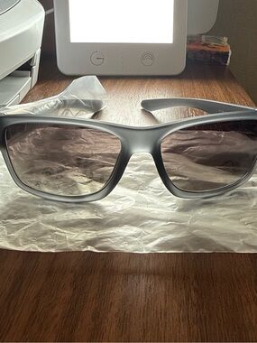 Kenneth Cole Reaction Sunglasses KC1246 Gray 58-17-138 Polarized Style
